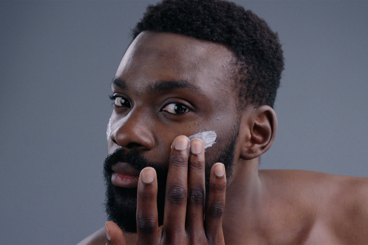 The Best Men’s Skincare Routine for Looking Younger
